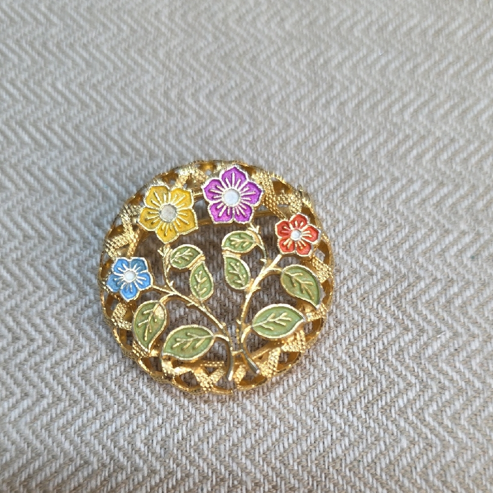 Vintage 1960s Multi-colored Painted Enamel and Textured Goldtone Flower Brooch